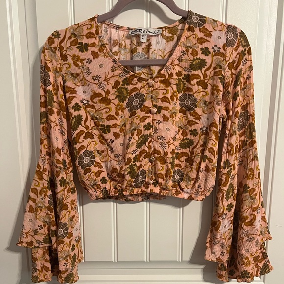 #1196. Gypsies & Moondust Long Bell Sleeve Crop Top with V-Neck. Size XS - Picture 1 of 8